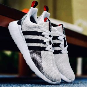 🔥🆕 Condition🔥 Adidas Questar Flow White